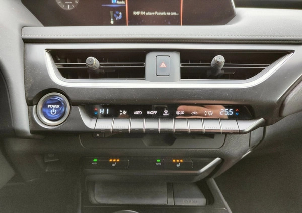 Lexus UX cena 129900 przebieg: 29702, rok produkcji 2020 z Dobrzyca małe 232